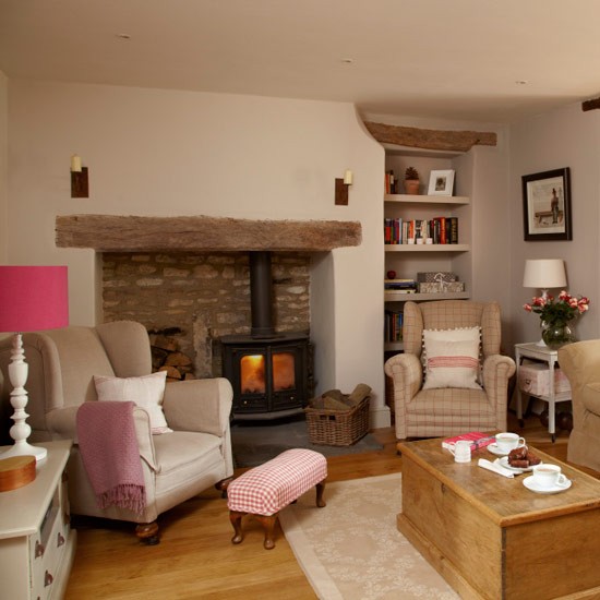 Living-room---cosy-cottage---house-tour---Ideal-Home