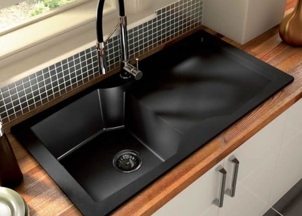 Black kitchen sink decor
